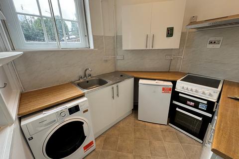 2 bedroom cottage to rent, Water Lane, Hertford SG14