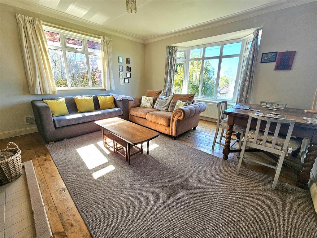 New Front Room 1.jpg