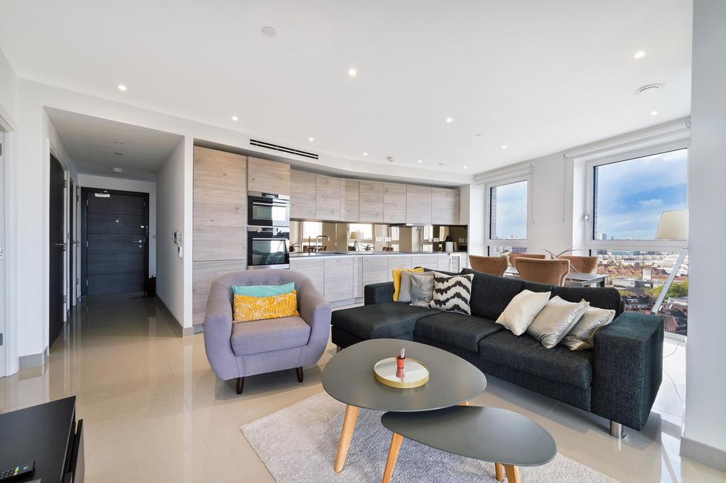 Conquest Tower, 130 Blackfriars Road... 2 bed flat to rent £3,987 pcm