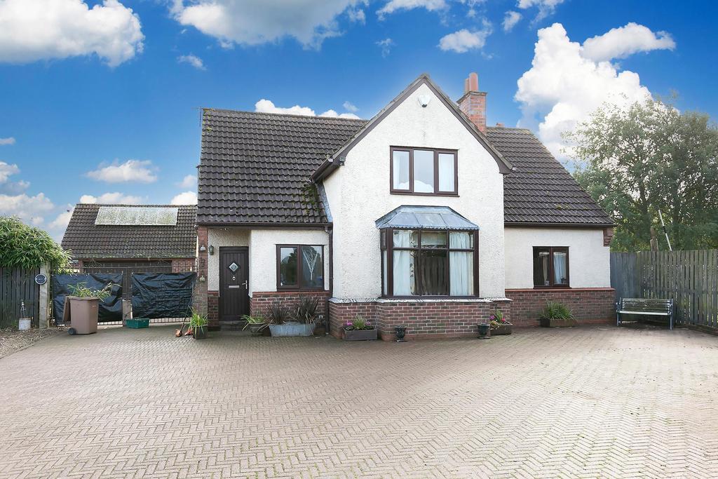 Howden Road, HolmeonspaldingMoor... 4 bed detached house for sale