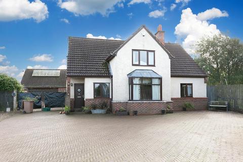 4 bedroom detached house for sale, Howden Road, Holme-on-spalding-Moor, York, North Yorkshire, YO43 4BU