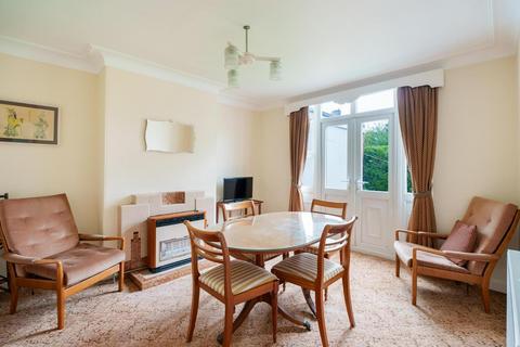 3 bedroom semi-detached house for sale, Wyncliffe Gardens, Leeds LS17