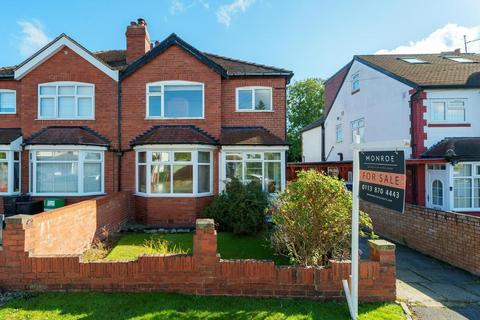 3 bedroom semi-detached house for sale, Wyncliffe Gardens, Leeds LS17