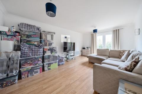 2 bedroom flat for sale, Tobermory Close, Langley, SL3