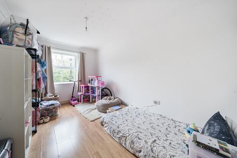 36 Tobermory Close, Slough, SL3 7JG