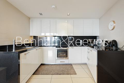 2 bedroom apartment to rent, City Quarter, Aldgate East E1