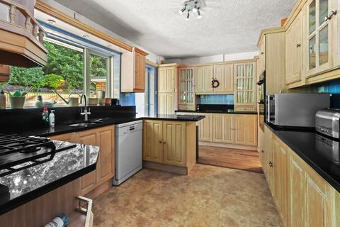 4 bedroom detached house for sale, Treetops, Ochiltree Road , Hastings, TN34