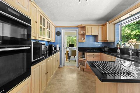 4 bedroom detached house for sale, 21 Ochiltree Road , Hastings, TN34