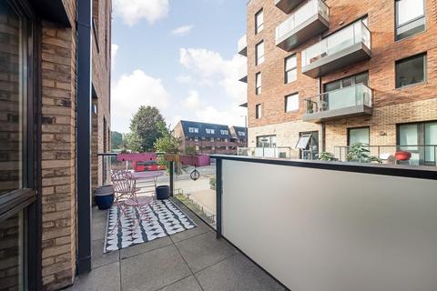 2 bedroom property for sale, Eaton Walk, Peckham, SE15