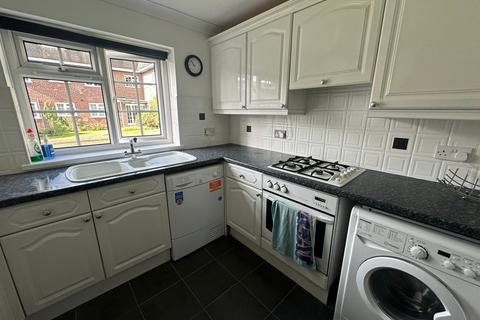 2 bedroom ground floor flat to rent, Justin Close  Fareham  UNFURNISHED