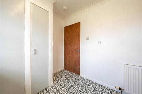 1b Garry Place, Perth, PH2 0AA