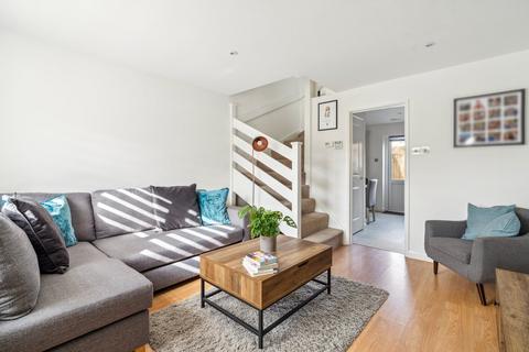 76 Langtons Meadow, Farnham Common, Slough, SL2 3NR
