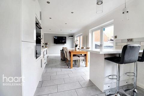 4 bedroom detached house for sale, Station Road, Tempsford