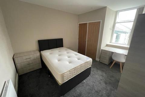 4 bedroom private hall to rent, Dalton Square, Lancaster LA1