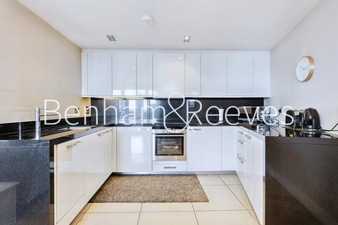 2 bedroom apartment to rent, City Quarter, Aldgate East E1