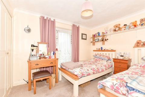 1 bedroom ground floor flat for sale, Alexandra Road, Heathfield, East Sussex