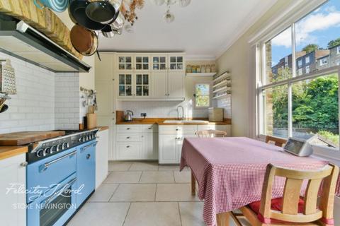 4 bedroom flat for sale, Vartry Road, London, N15