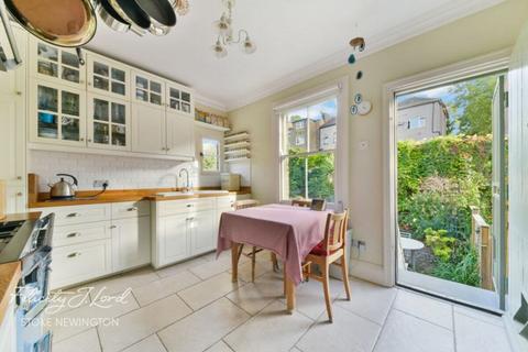 4 bedroom flat for sale, Vartry Road, London, N15