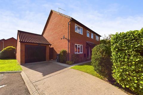 3 bedroom semi-detached house for sale, Miller Close, Longlevens, Gloucester, Gloucestershire, GL2