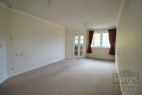 1 bedroom flat for sale, Friends Avenue, Cheshunt, Waltham Cross, Hertfordshire, EN8 8LZ