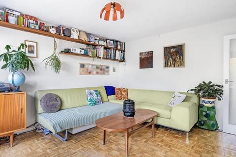 2 bedroom maisonette for sale, Tennison Road, London