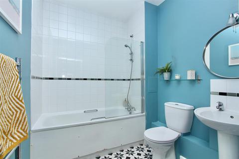 1 bedroom flat for sale, Bouverie Road, London N16