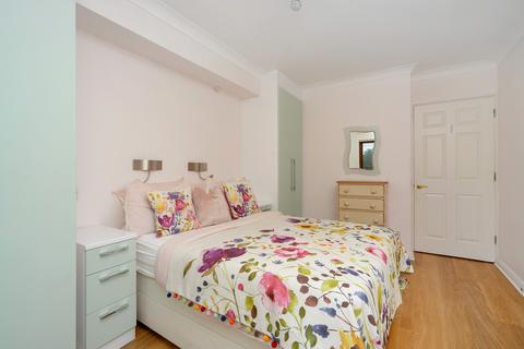 2 bedroom retirement property for sale, Finchley Road, London NW11