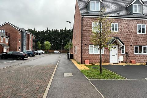 4 bedroom end of terrace house to rent, Fauna Field, Dunstable, Bedfordshire