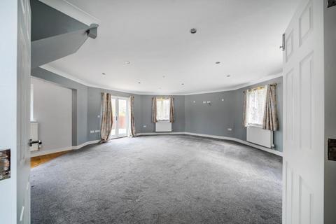 4 bedroom end of terrace house for sale, Royal Wootton Bassett,  Wiltshire,  SN4