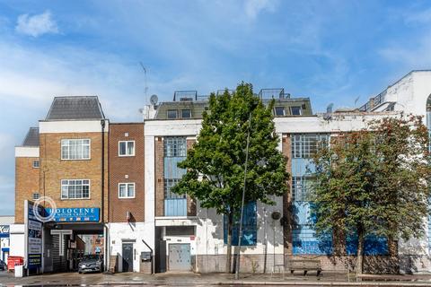 3 bedroom flat to rent, Camden Road, N7