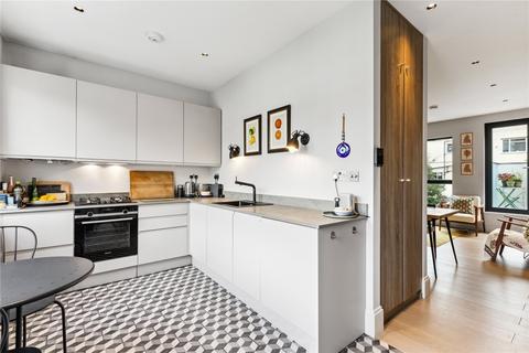 Flat C, 2 Alderbrook Road, Balham, London, SW12 8AG