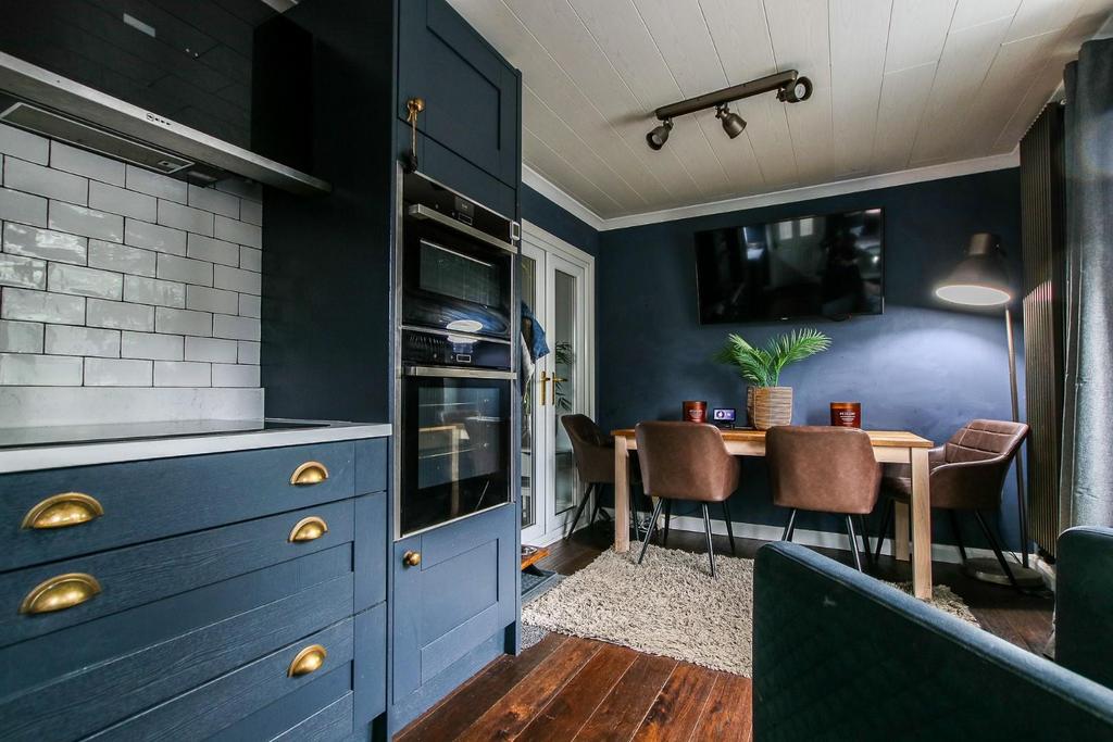 Kitchen/Dining Area