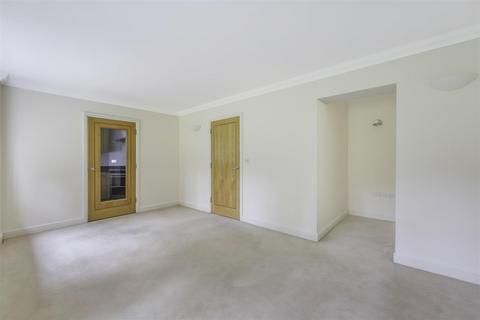 2 bedroom apartment for sale, Elizabeth Drive, Banstead