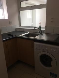 Studio to rent, Chadwell Heath Lane, Romford, Essex, RM6