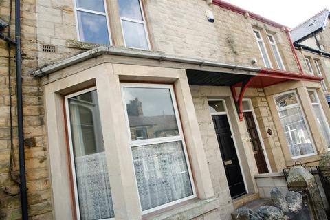 3 bedroom private hall to rent, Balmoral Road, Lancaster LA1