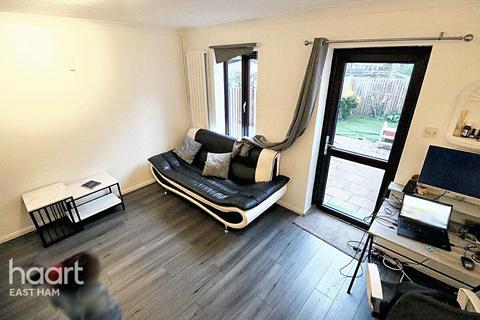 23 Bowyer Close, London, E6 5XU