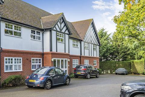 2 bedroom apartment for sale, Dunraven Avenue, Redhill, Surrey