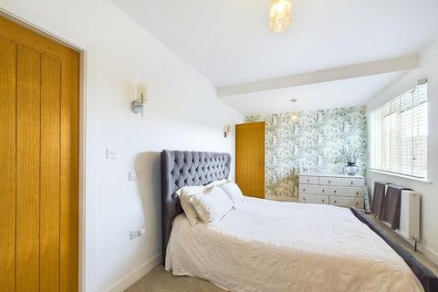 85 Thackley Road, Bradford, BD10 0SB