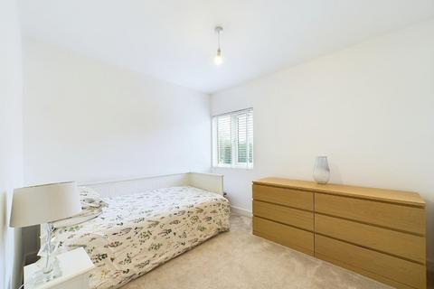 85 Thackley Road, Bradford, BD10 0SB