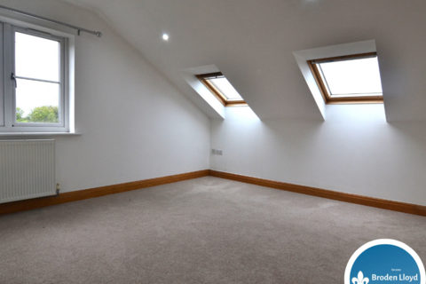 2 bedroom penthouse to rent, Foulridge BB8