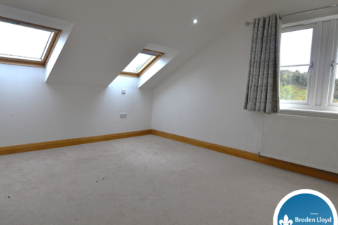 2 bedroom penthouse to rent, Foulridge BB8