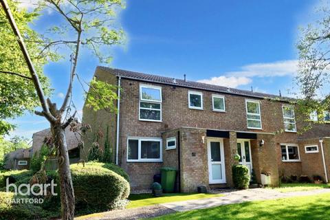 3 bedroom end of terrace house to rent, Caling Croft, Longfield