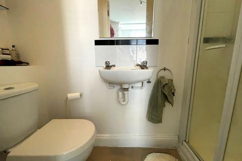 Studio to rent, Ferme Park Road, Crouch End, N8