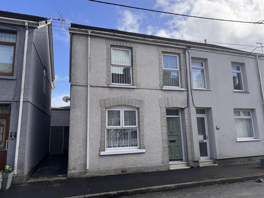 Woodlands Terrace, Cross Hands, Llanelli 2 bed semidetached house for