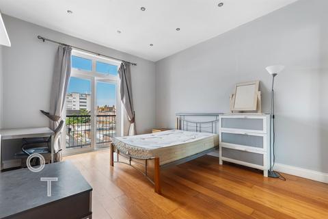 4 bedroom flat to rent, Camden Road, N7