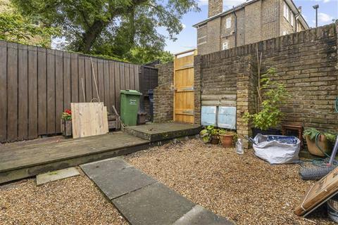 2 bedroom end of terrace house to rent, Murray Mews, NW1