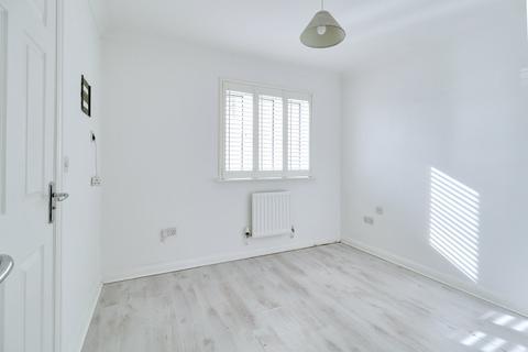 7 Pembroke Drive, Aveley, South Ockendon, RM15 4HZ