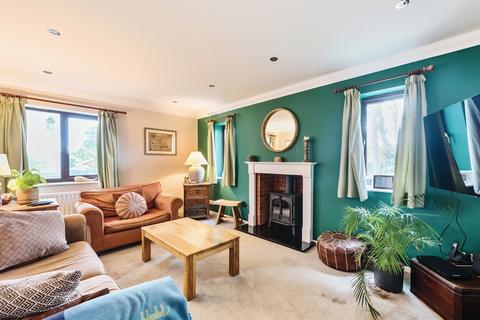 4 bedroom end of terrace house for sale, Middle Road, Sway, Lymington, SO41