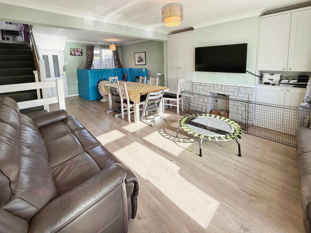 Living Room/ Dining Room