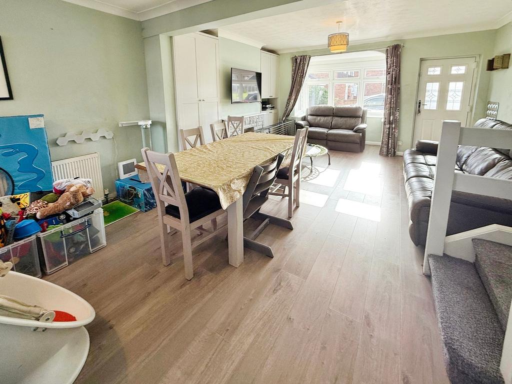 Living Room/ Dining Room